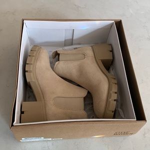 Steve Madden Howler Suede Chelsea Boot